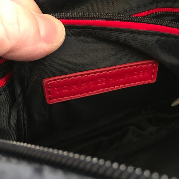 Tommy Hilfiger Jaquard Crossbody Navy Purse NWOT - Picture 8 of 9